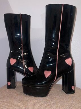 PRE-LOVED 💕 La Moda Black Patent Leather Platform Boots with Pink Heart Accents